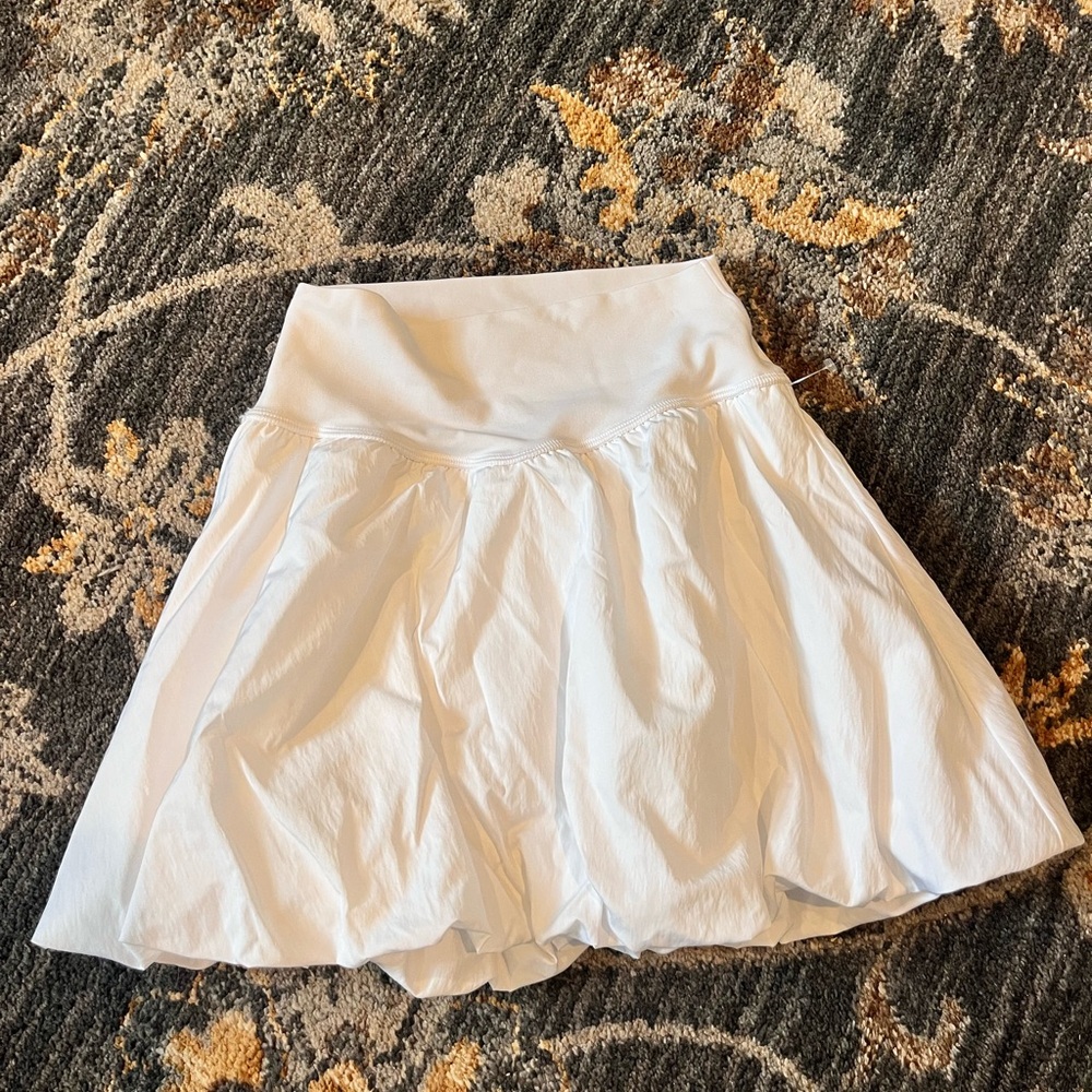 aerie offline White bubble mini tennis skirt
